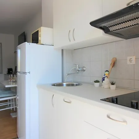Cozy Studio Cipresa 200m From The *