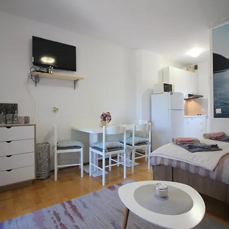 Cozy Studio Cipresa 200m From The *